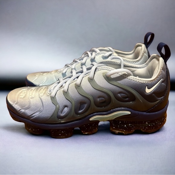 vapor max plus size 9